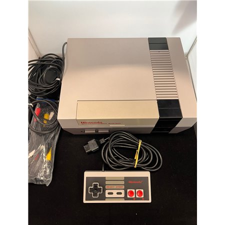 NES console -HOL- incl. ControllerNES Consoles en Toebehoren € 89,99 NES Consoles en Toebehoren