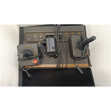 Atari 2600  incl. 2 Controllers