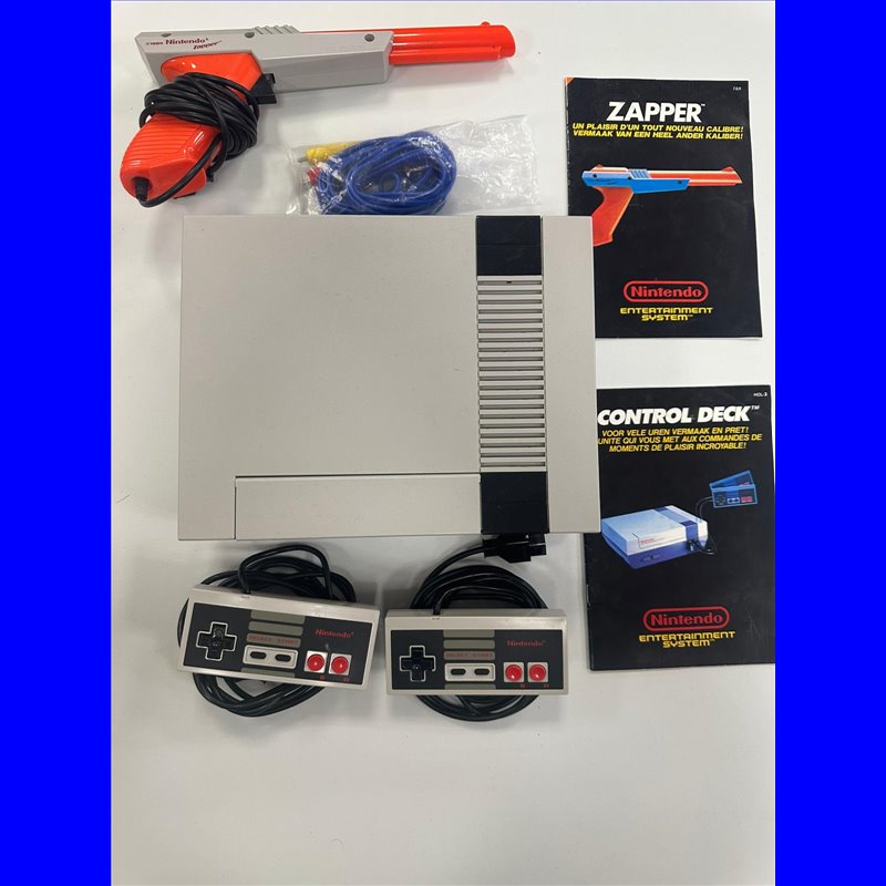 Nes Console incl. 2 Controller en Zapper
