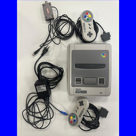 SNES Console incl. 2 Controllers - Voorkantje verkleurd