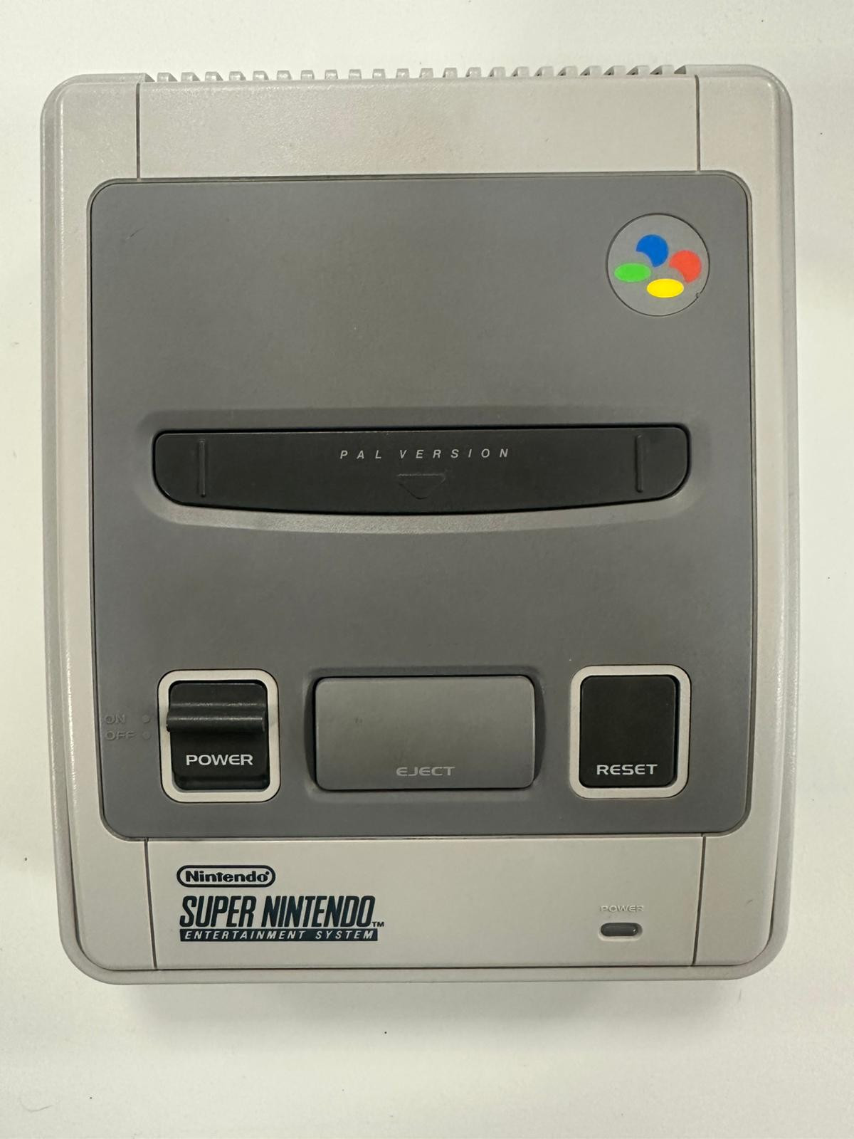 SNES Console incl. Controller (Licht Verkleurd)