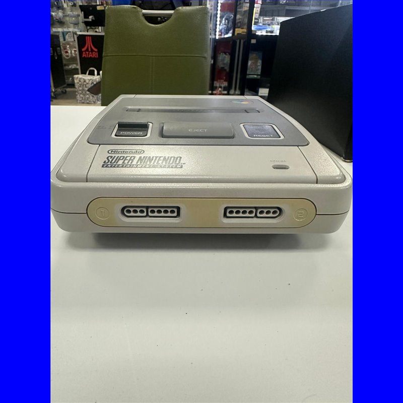 SNES Console incl. Controller (Licht Verkleurd)