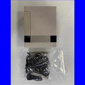 NES Console (licht verkleurd) incl. 2 Controller