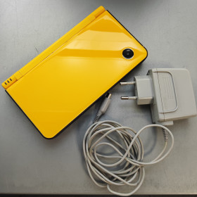 DSi XL Geel incl. Oplader